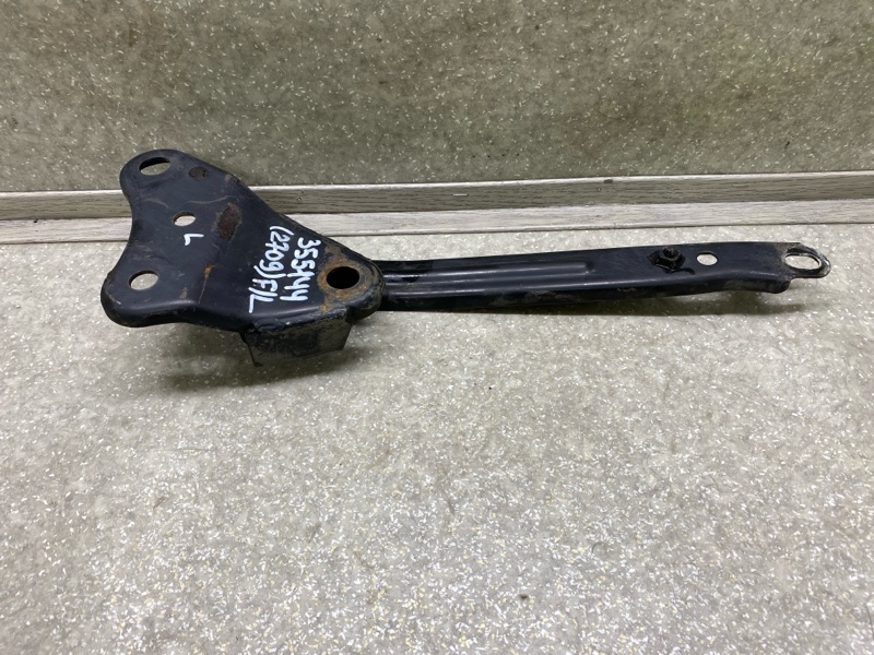 Крепление балки подвески переднее левое SUBARU FORESTER 12-19 2015 2.5 FB25B 20216FJ031 Б/У