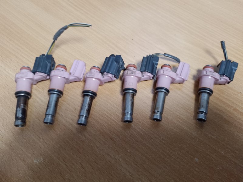 Запчасть форсунка топливная LEXUS GS350 GS300 05-11 Б/У Форсунка топливная LEXUS GS350 GS300 05-11 Б/У