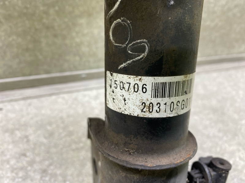 Амортизатор передний левый FORESTER 12-19 2015 2.5 FB25B