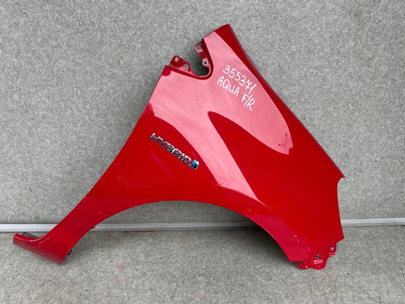 Крыло переднее правое TOYOTA PRIUS C/AQUA 11-14 53801-52130 Б/У
