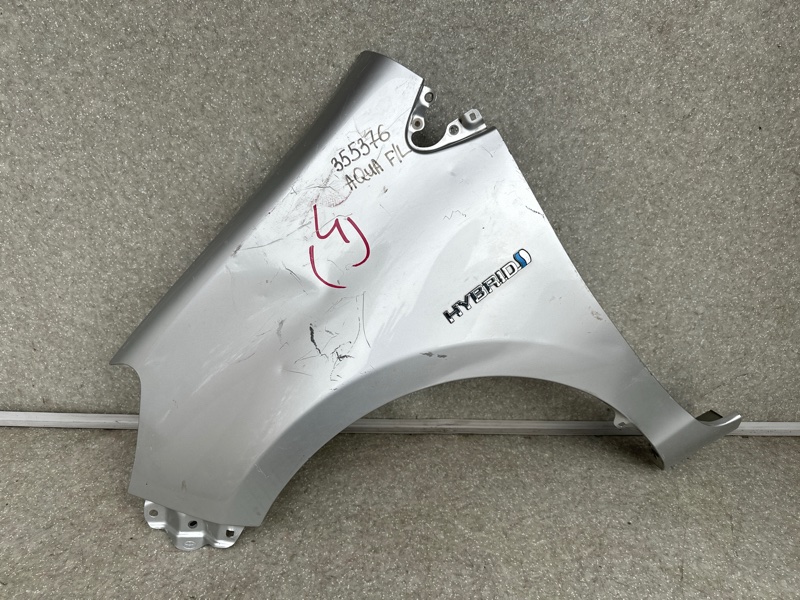 Крыло переднее левое TOYOTA PRIUS C/AQUA 11-14 53802-52130 Б/У