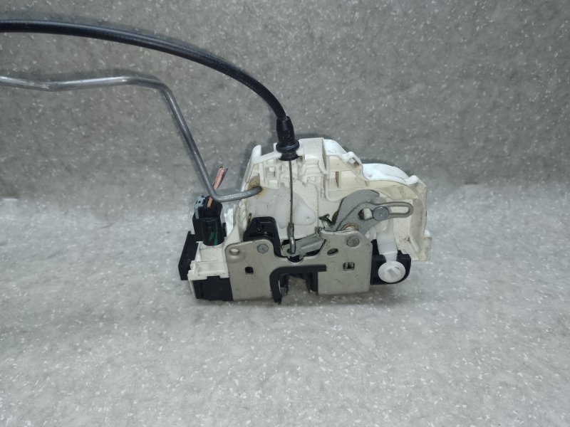 Замок двери передний левый JOURNEY 08-20 2008 3.5 EGF