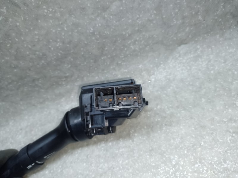 Подрулевой переключатель правый CT200 11-17 2013 1.8 2ZRFXE Подрулевой переключатель правый CT200 11-17 2013 1.8 2ZRFXE