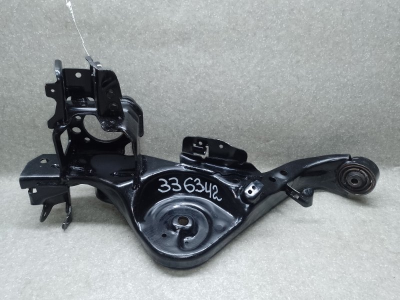 Рычаг задней подвески продольный левый NISSAN X-TRAIL/ROGUE T32 13-20 55502-4BA0A Б/У