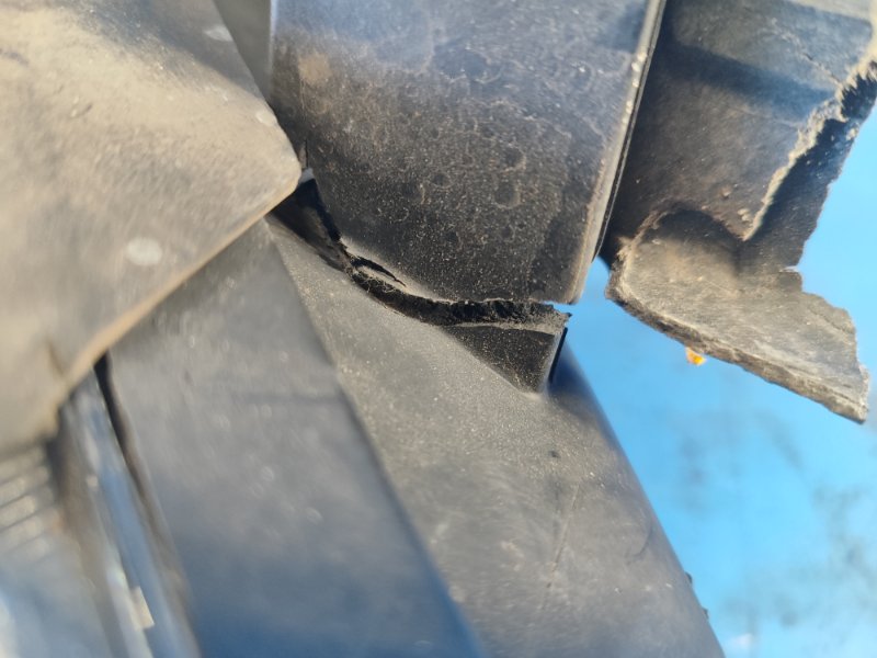 Фара правая ELANTRA AD 16-