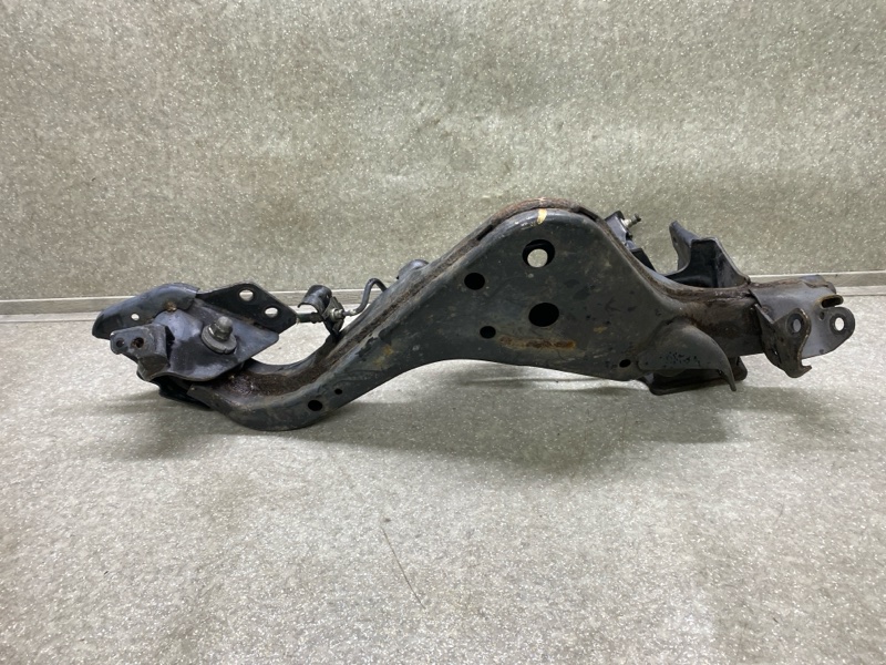 Рычаг задней подвески продольный правый X-TRAIL/ROGUE T32 13-20