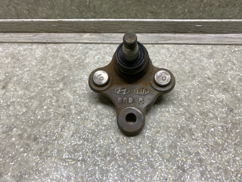 Шаровая опора передняя правая HYUNDAI ELANTRA AD 16- 2017 2.0 G4NH 54530-F2100 Б/У