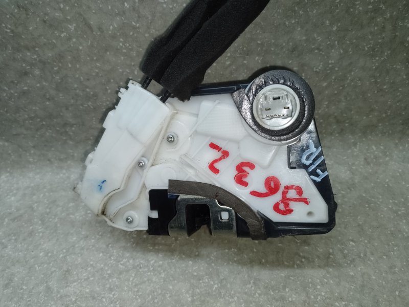 Замок двери передний правый ACURA TLX 14-17 2.4 K24W7