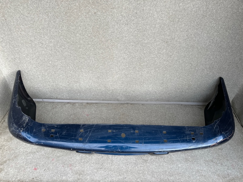 Бампер задний DODGE DURANGO 98-03 Бампер задний DODGE DURANGO 98-03