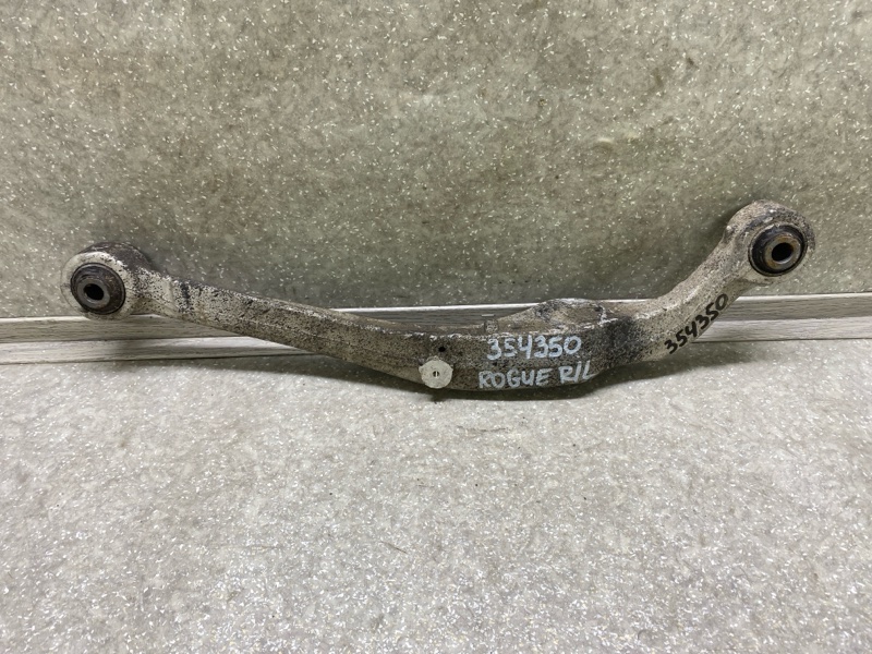 Рычаг задней подвески поперечный верхний левый NISSAN X-TRAIL/ROGUE T32 13-20 55121-JD02B Б/У