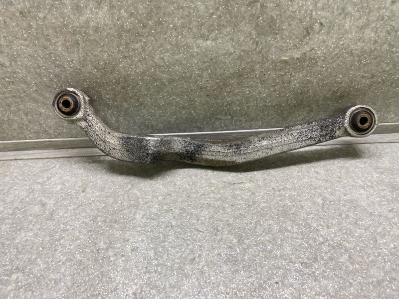 Рычаг задней подвески поперечный верхний левый X-TRAIL/ROGUE T32 13-20