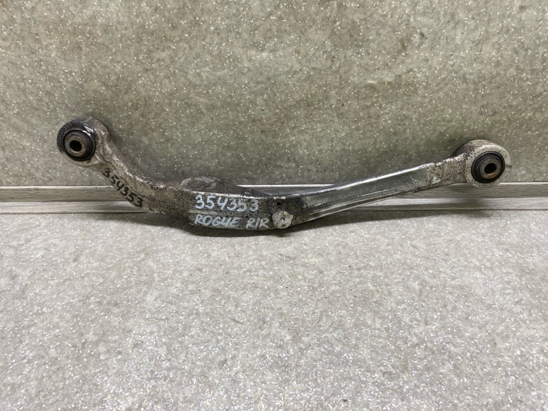 Рычаг задней подвески поперечный верхний правый NISSAN X-TRAIL/ROGUE T32 13-20 55120-JD02B Б/У