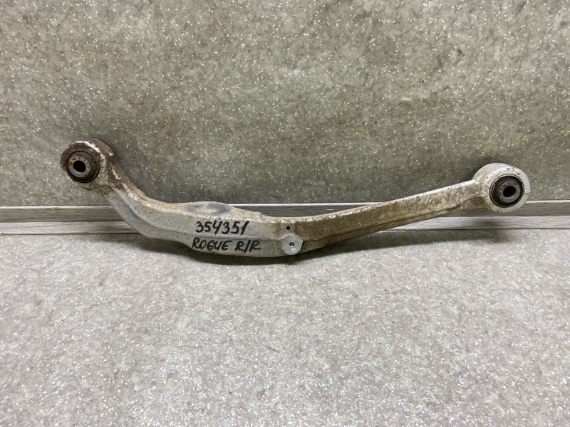 Рычаг задней подвески поперечный верхний правый NISSAN X-TRAIL/ROGUE T32 13-20 55120-JD02B Б/У