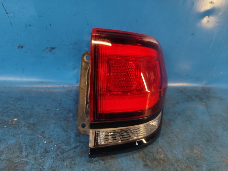 Фонарь наружный правый JEEP GRAND CHEROKEE 11-22 WK2 ERC 3.6L Фонарь наружный правый JEEP GRAND CHEROKEE 11-22 WK2 ERC 3.6L