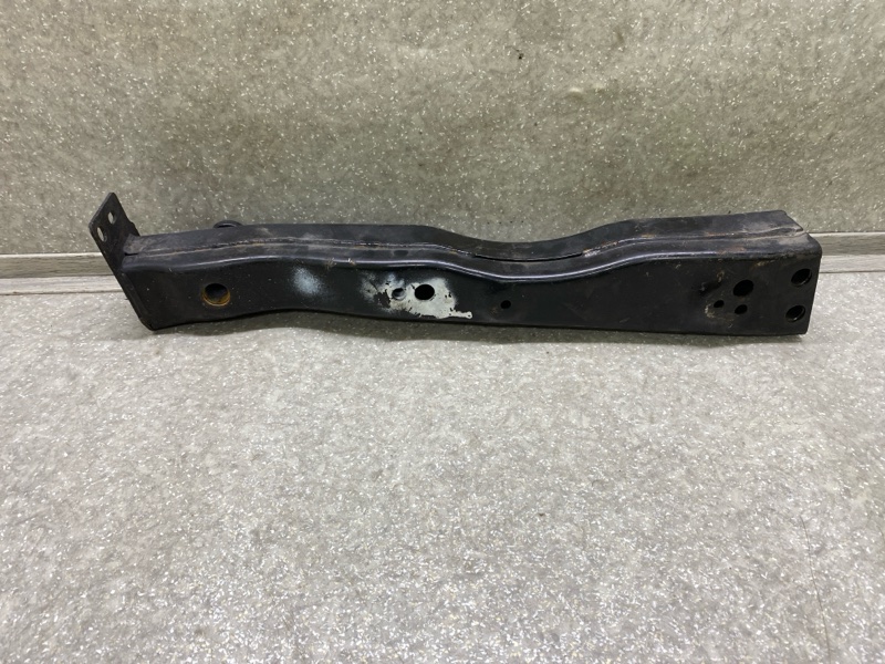 Крепление балки подвески переднее левое QASHQAI/ROGUE SPORT 14-