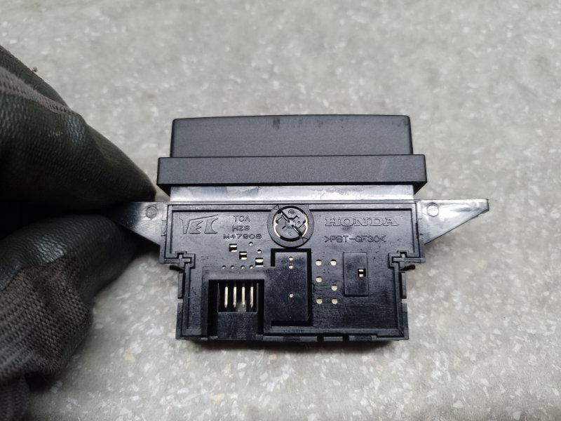 Кнопка аварийной сигнализации TLX 14-17 2017 2.4 K24W7 Кнопка аварийной сигнализации TLX 14-17 2017 2.4 K24W7