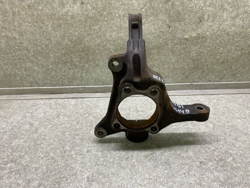 Кулак поворотный правый SUBARU FORESTER 12-19 2015 2.5 FB25B 28313SC000 Б/У