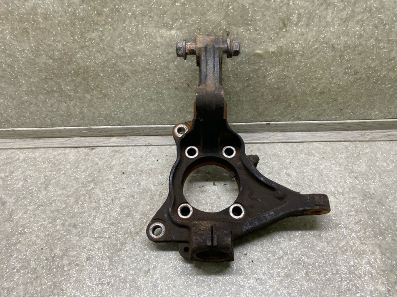 Кулак поворотный левый TRIBECA B9 05-07