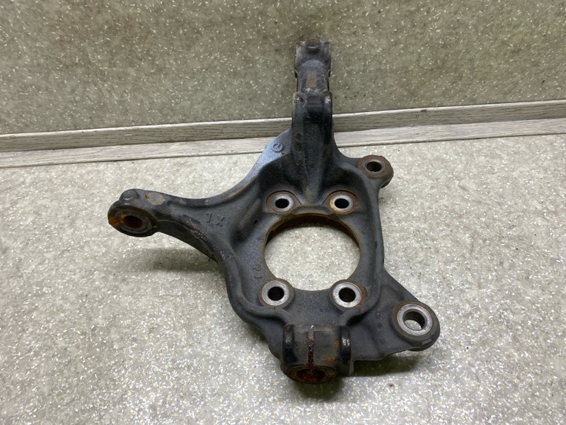 Кулак поворотный левый 3 BM 13-19 Кулак поворотный левый 3 BM 13-19