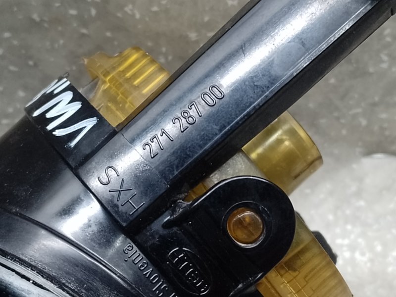 Противотуманная фара левая EOS 06-10