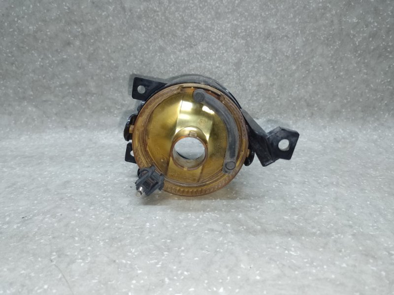 Противотуманная фара правая EOS 06-10