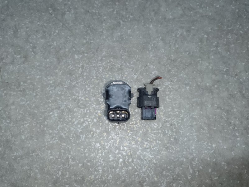 Датчик парктроника передний A5 07-17