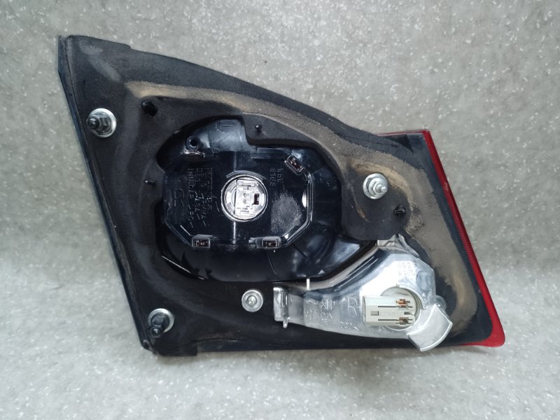 Фонарь внутренний правый HONDA CIVIC 4D 06-11