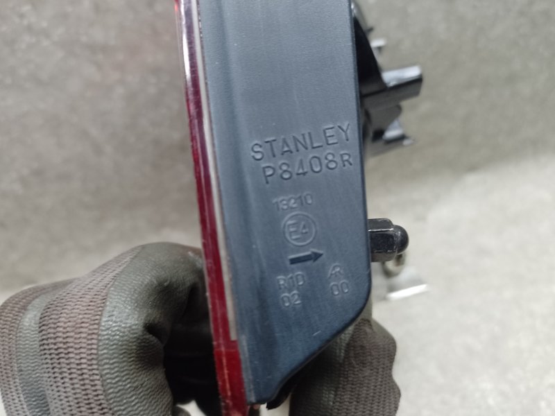 Фонарь внутренний правый CIVIC 4D 06-11