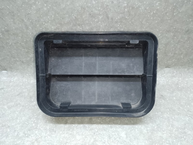 Запчасть клапан вентиляции салона задний ACURA MDX 21- 75450-TBA-A02 Б/У Клапан вентиляции салона задний ACURA MDX 21- 75450-TBA-A02 Б/У