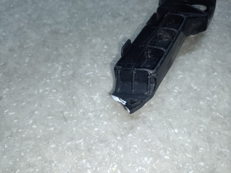 Кронштейн заднего бампера левый MDX 21- Кронштейн заднего бампера левый MDX 21-