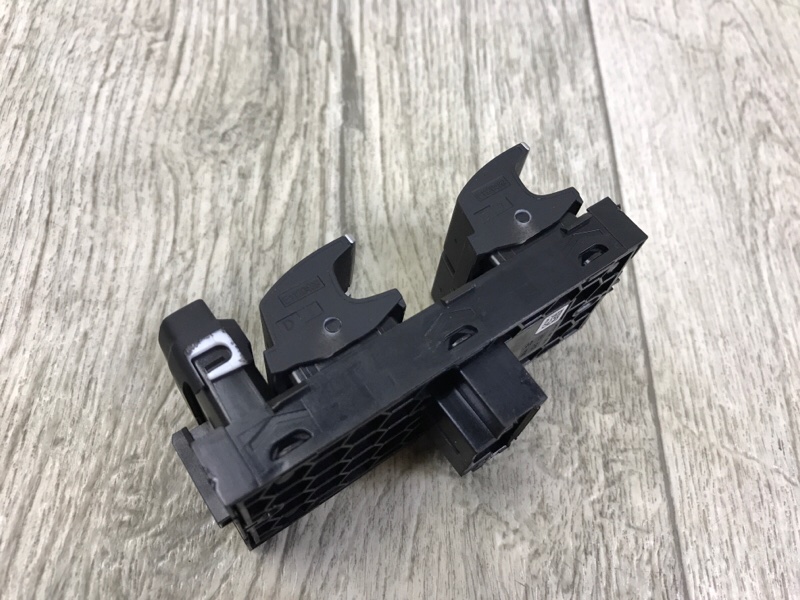 Блок управления стеклоподъемниками VOLKSWAGEN TIGUAN 16-23 DGUA 2.0