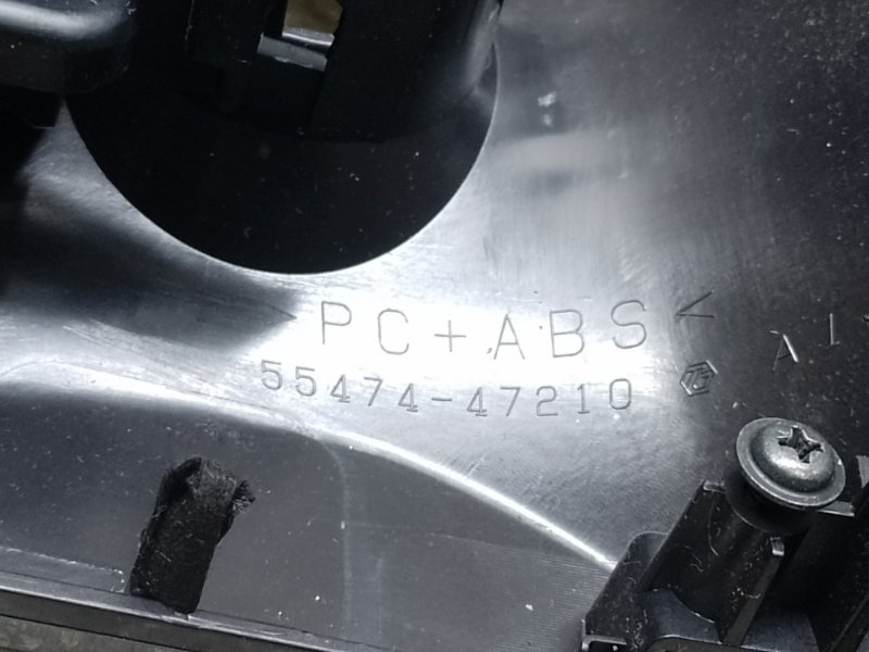 Накладка торпедо под магнитолу PRIUS 16- 2017 1.8 2ZRFXE