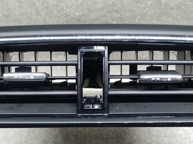 Накладка торпедо под магнитолу PRIUS 16- 2017 1.8 2ZRFXE