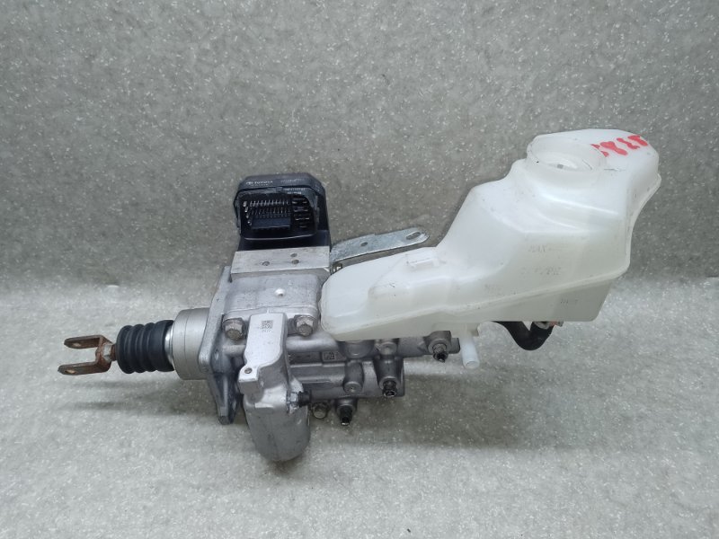 Главный тормозной цилиндр TOYOTA PRIUS 16- 2017 1.8 2ZRFXE 47050-47551 Б/У