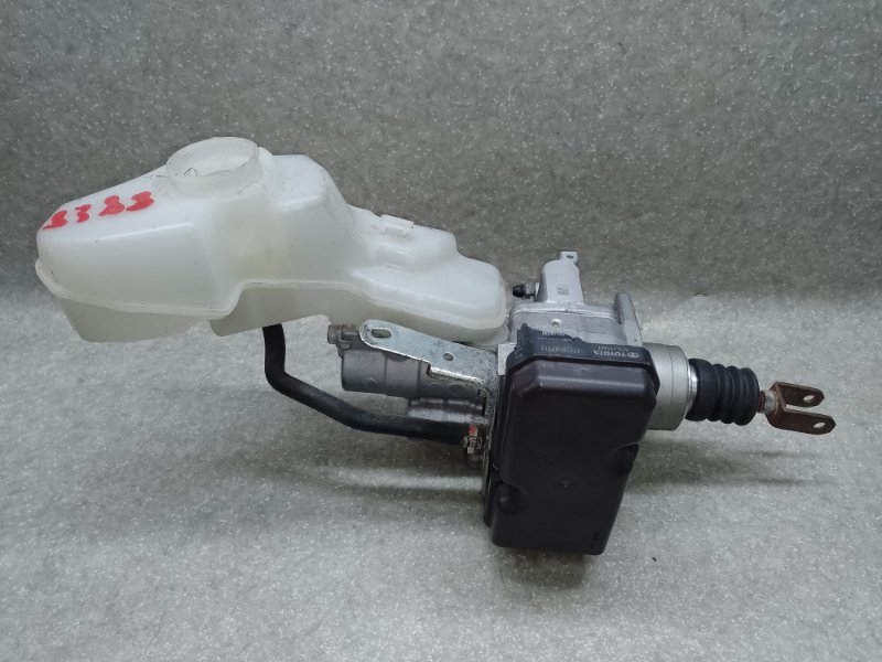 Главный тормозной цилиндр PRIUS 16- 2017 1.8 2ZRFXE