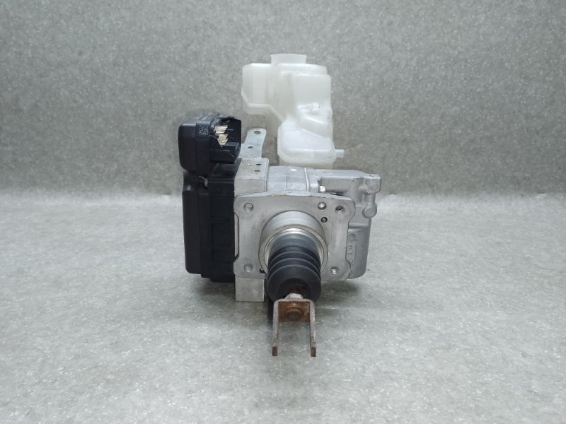 Главный тормозной цилиндр TOYOTA PRIUS 16- 1.8 2ZRFXE