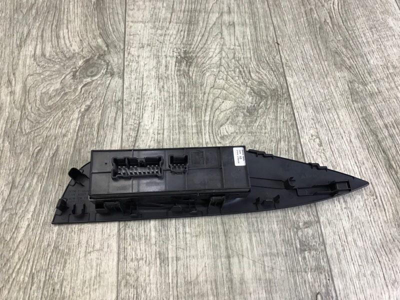 Блок управления стеклоподъемниками NISSAN X-TRAIL/ROGUE T32 13-20 Внедорожник Блок управления стеклоподъемниками NISSAN X-TRAIL/ROGUE T32 13-20 Внедорожник