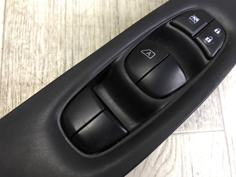 Блок управления стеклоподъемниками X-TRAIL/ROGUE T32 13-20 Внедорожник Блок управления стеклоподъемниками X-TRAIL/ROGUE T32 13-20 Внедорожник