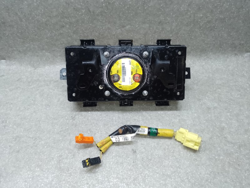 Подушка безопасности пассажира TOYOTA PRIUS 16- 2017 1.8 2ZRFXE 73960-47100 Б/У