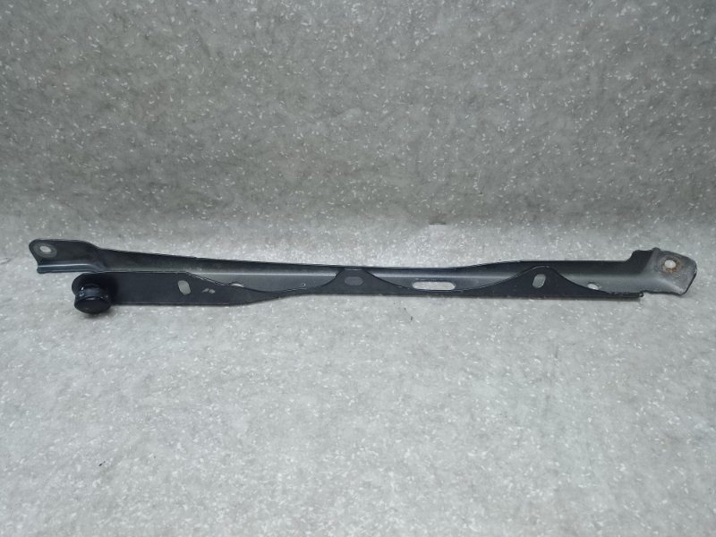 Кронштейн замка капота TOYOTA PRIUS 16- 2017 1.8 2ZRFXE 53217-47030 Б/У