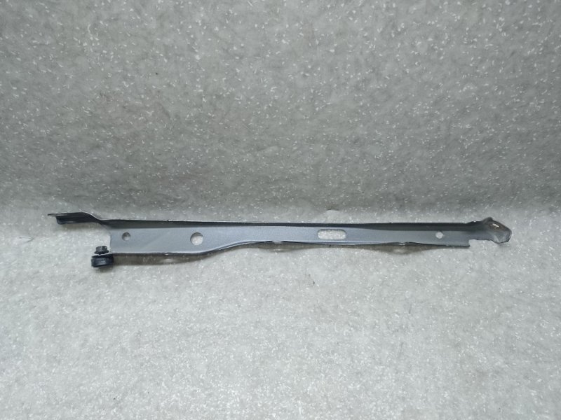 Кронштейн замка капота PRIUS 16- 2017 1.8 2ZRFXE