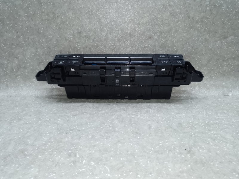 Блок управления печкой PRIUS 16- 2017 1.8 2ZRFXE