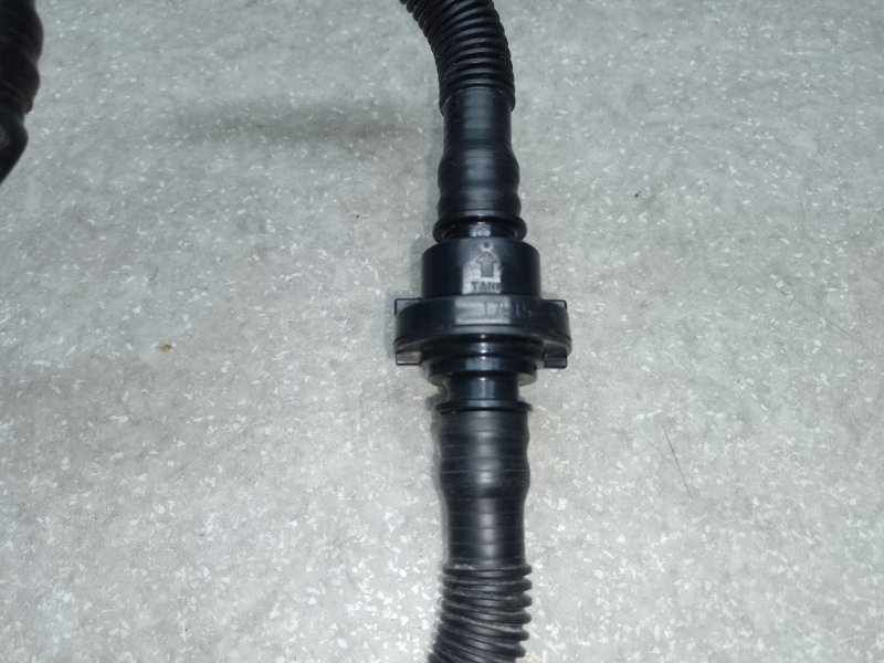 Шланг топливный PRIUS 16- 2017 1.8 2ZRFXE