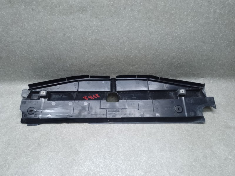 Дефлектор радиатора PRIUS 16- 2017 1.8 2ZRFXE Дефлектор радиатора PRIUS 16- 2017 1.8 2ZRFXE