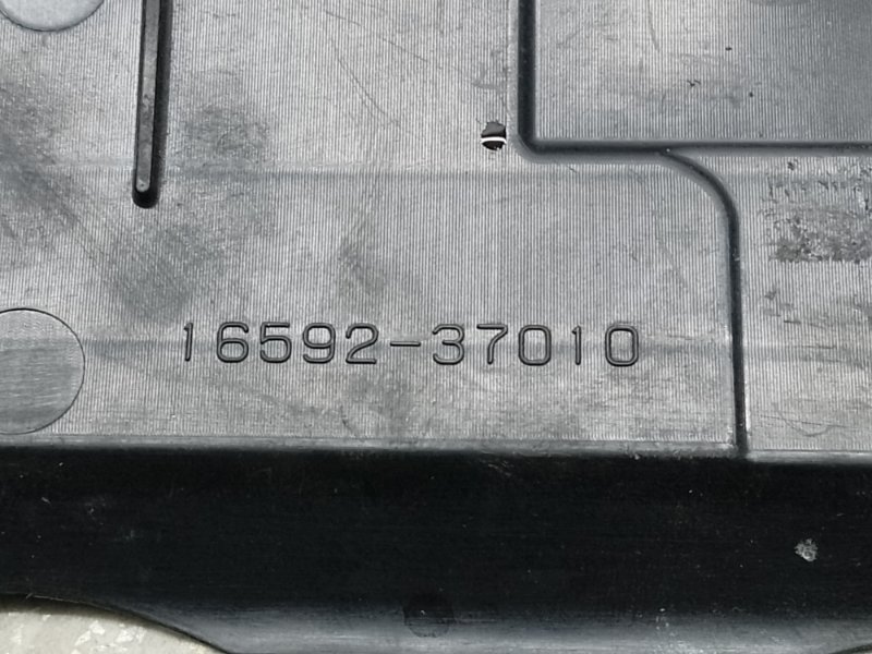 Дефлектор радиатора TOYOTA PRIUS 16- 1.8 2ZRFXE Дефлектор радиатора TOYOTA PRIUS 16- 1.8 2ZRFXE