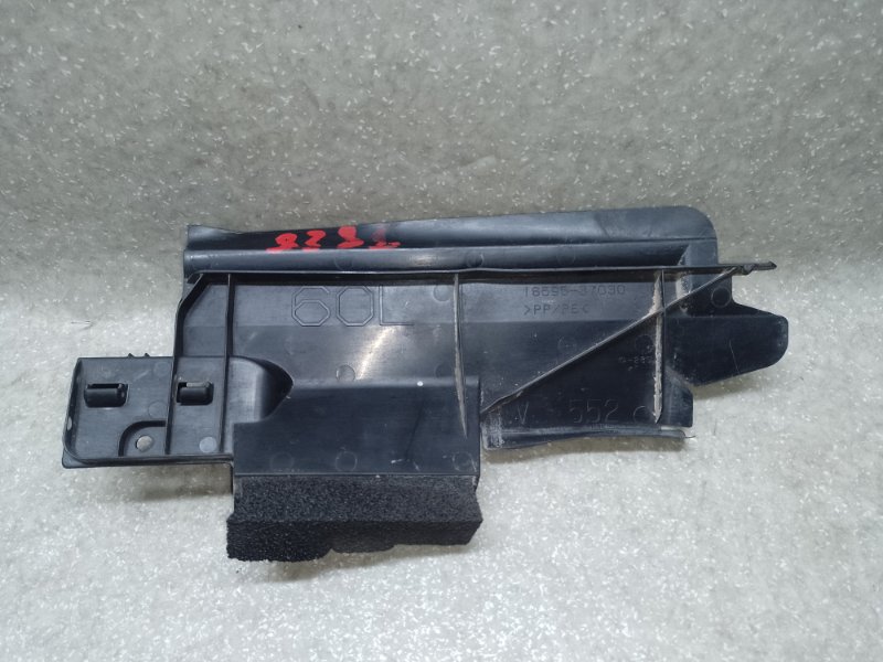 Дефлектор радиатора левый PRIUS 16- 2017 1.8 2ZRFXE