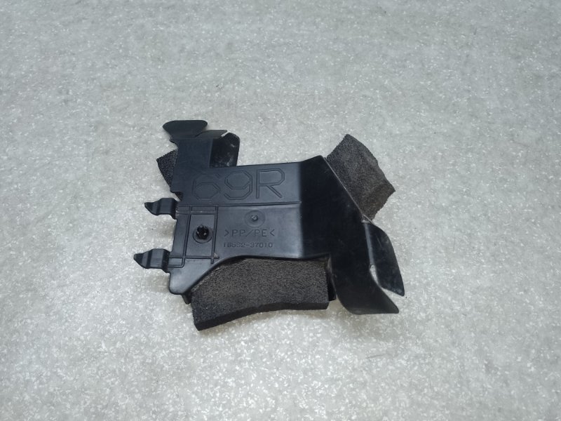 Запчасть дефлектор радиатора правый TOYOTA PRIUS 16- 2017 1.8 2ZRFXE 16562-37010 Б/У Дефлектор радиатора правый TOYOTA PRIUS 16- 2017 1.8 2ZRFXE 16562-37010 Б/У