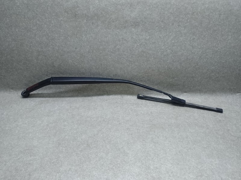 Поводок стеклоочистителя передний правый TOYOTA PRIUS 16- 2017 1.8 2ZRFXE 85211-47180 Б/У