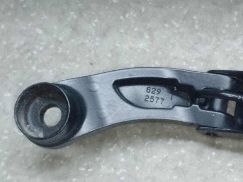 Поводок стеклоочистителя передний левый TOYOTA PRIUS 16- 1.8 2ZRFXE