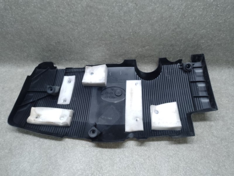 Накладка двигателя декоративная PRIUS 16- 2017 1.8 2ZRFXE